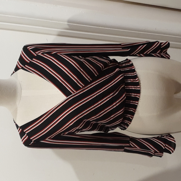H and M Black Red White Stripes long Flared Sleeve Top Size US 4 - Picture 2 of 12